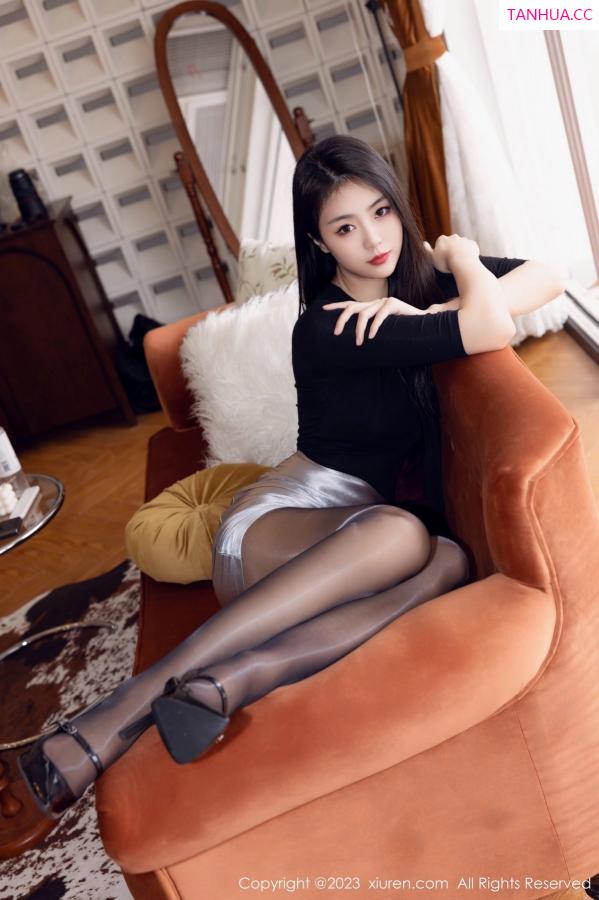 可乐Vicky  [XiuRen]高清写真图 2023.03.29 No.6493 可乐Vicky 黑丝短裙第47张图片